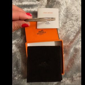 Authentic HERMES Uni bangle glacé, Ref size 70.